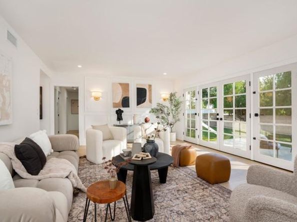 18438 Los Alimos St, Northridge (los Angeles) CA 91326