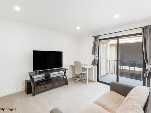 10174 Camino Ruiz 46, San Diego CA 92126