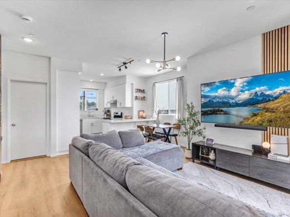 402 Creekside Cir, San Diego CA 92114
