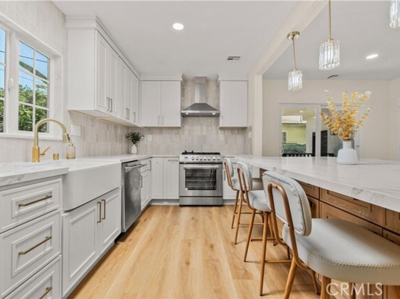 7732 Garden Grove Avenue, Reseda (los Angeles) CA 91335