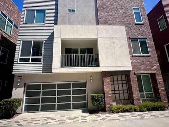 812 Brickyard, Costa Mesa CA 92627