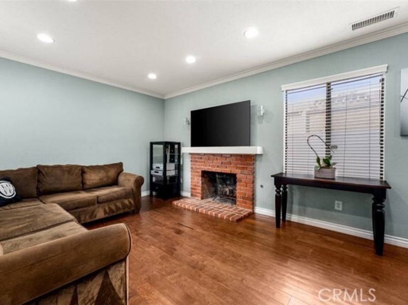939 W 19th, Costa Mesa CA 92627