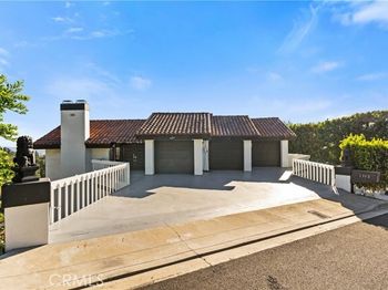1312 Peacock Hill