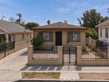 3224 E 4th