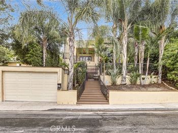 22202 Avenue San Luis