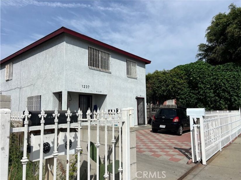 1237 E 28th, Los Angeles CA 90011