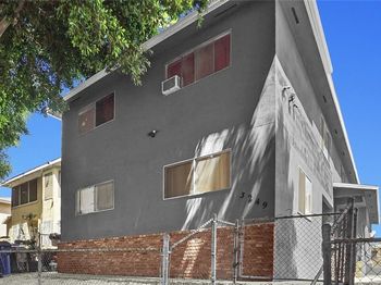 3249 E 4th