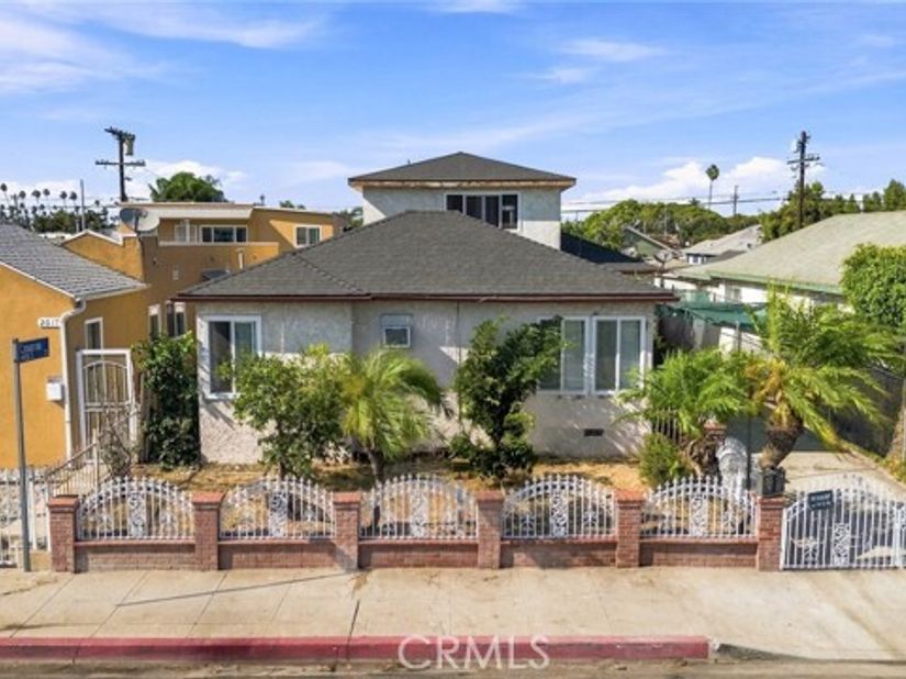 2009 W Vernon, Los Angeles CA 90062