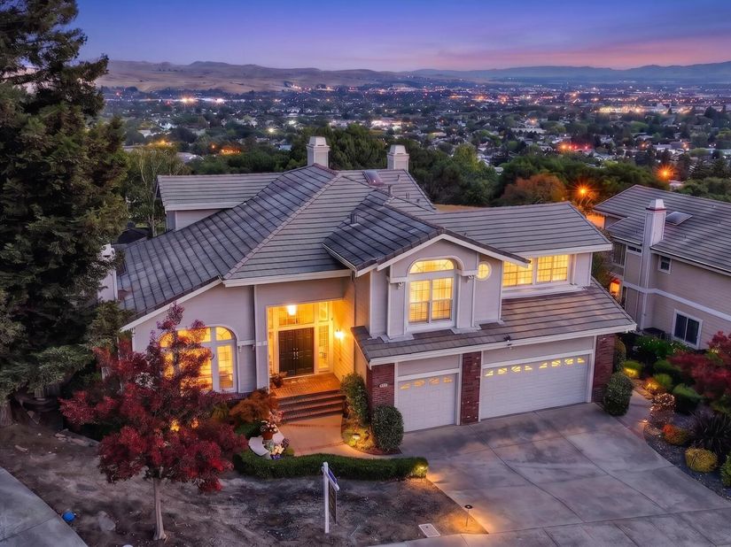 8257 Brittany Dr, Dublin CA 94568