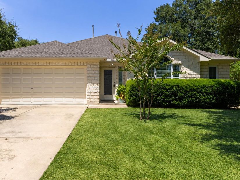 1921 Rutherford DR, Leander TX 78641