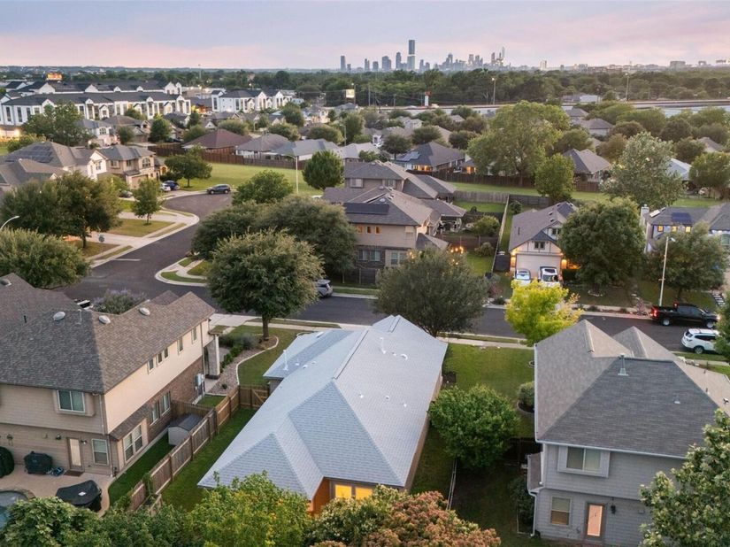 2705 Kingsland WAY, Austin TX 78725
