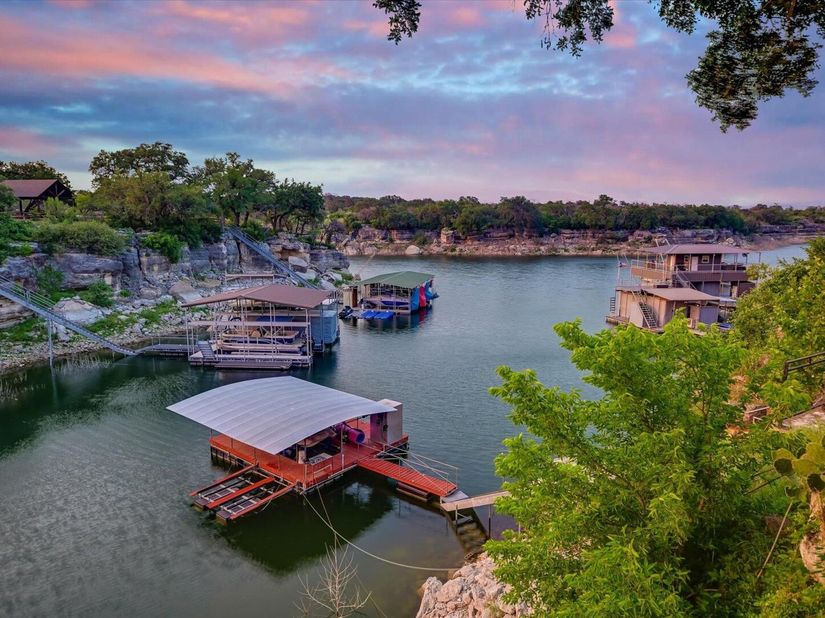 22514 Felicia DR, Spicewood TX 78669