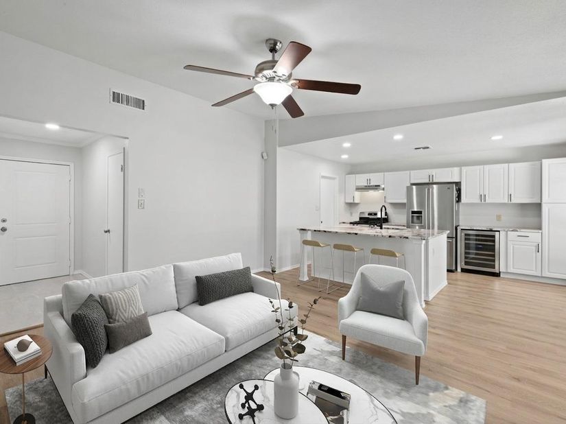 10001 Woodglen DR, Austin TX 78753