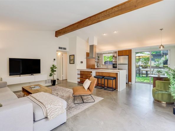 1120 Gillespie PL 2, Austin TX 78704