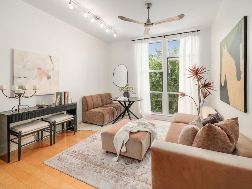 1320 Robert Browning ST 308, Austin TX 78723