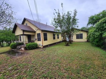 808 Montopolis DR