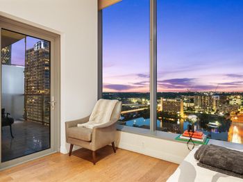 210 Lavaca ST