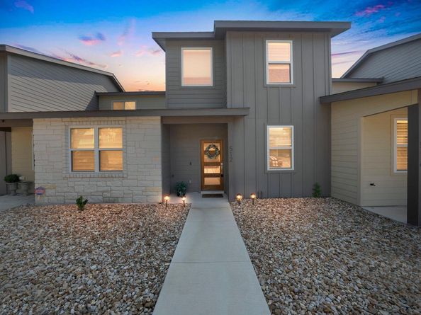 512 Palmer DR, Point Venture TX 78645