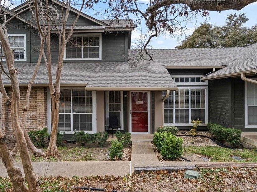 1015 E Yager LN 18, Austin TX 78753