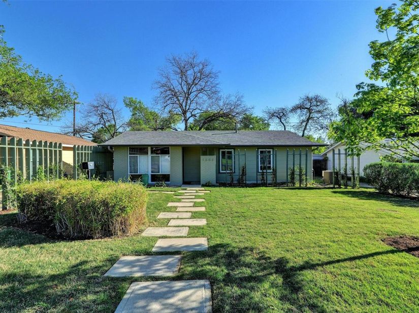1302 Berkshire DR, Austin TX 78723