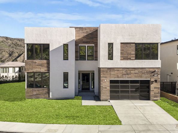 11862 N Hillsborough Lane, Porter Ranch CA 91326