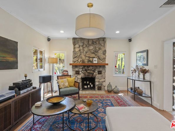 840 Country Club Drive, Burbank CA 91501