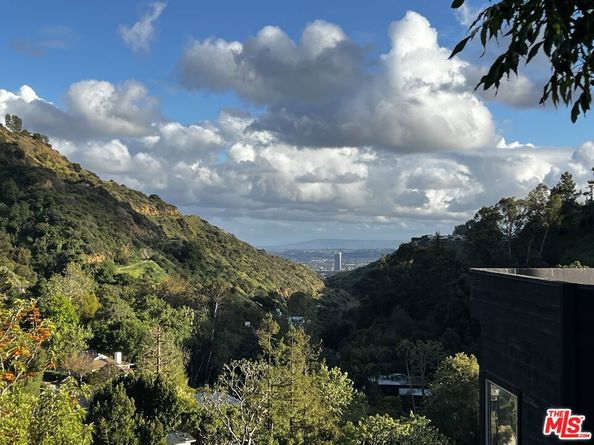 2506 Zorada Drive, Los Angeles CA 90046