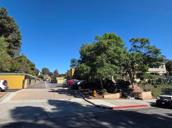 2360 Paseo De Laura 2, Oceanside CA 92056