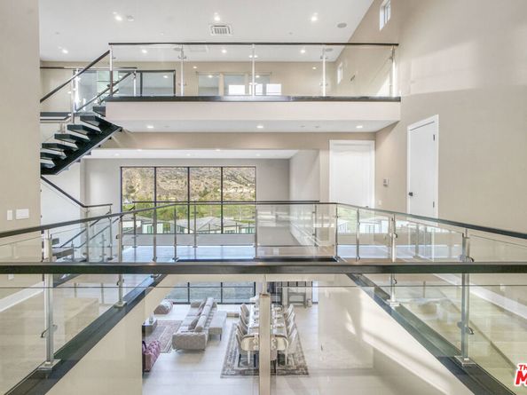 11848 N Hillsborough Lane, Porter Ranch CA 91326