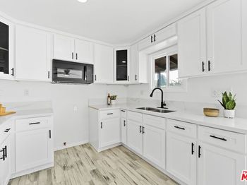 1619 W 68th Street