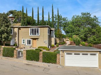 2544 Commodore Street