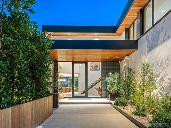 2261 Hercules, Los Angeles CA 90046