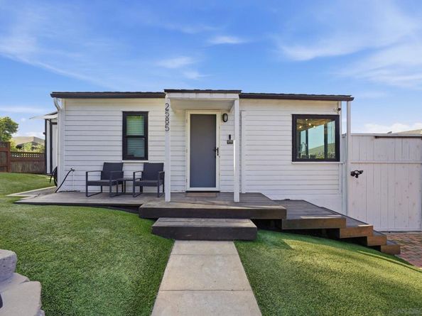 2585 J Street, San Diego CA 92102