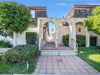1767 S 4th