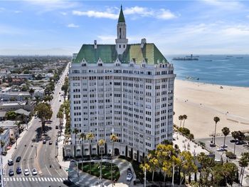 800 E Ocean Boulevard