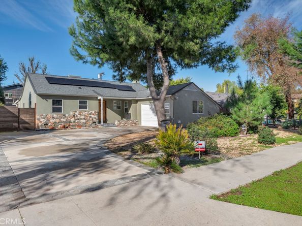 7113 Encino Avenue, Lake Balboa CA 91406