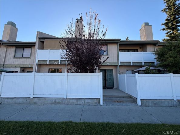 8341 De Soto 10, Canoga Park CA 91304