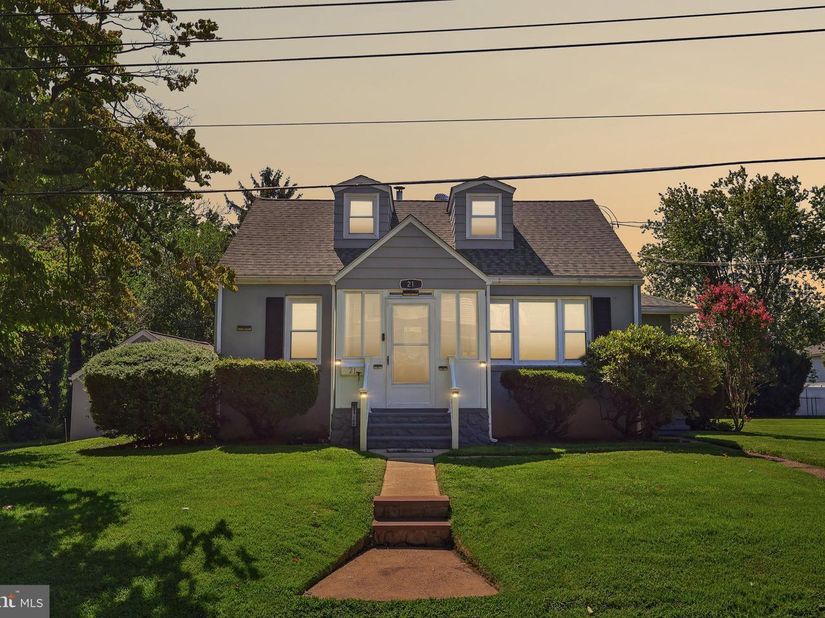 21 Ida Avenue, Morrisville PA 19067