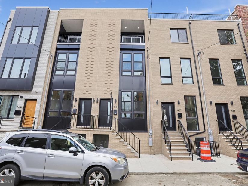 1435 S 8TH Street, Philadelphia PA 19147