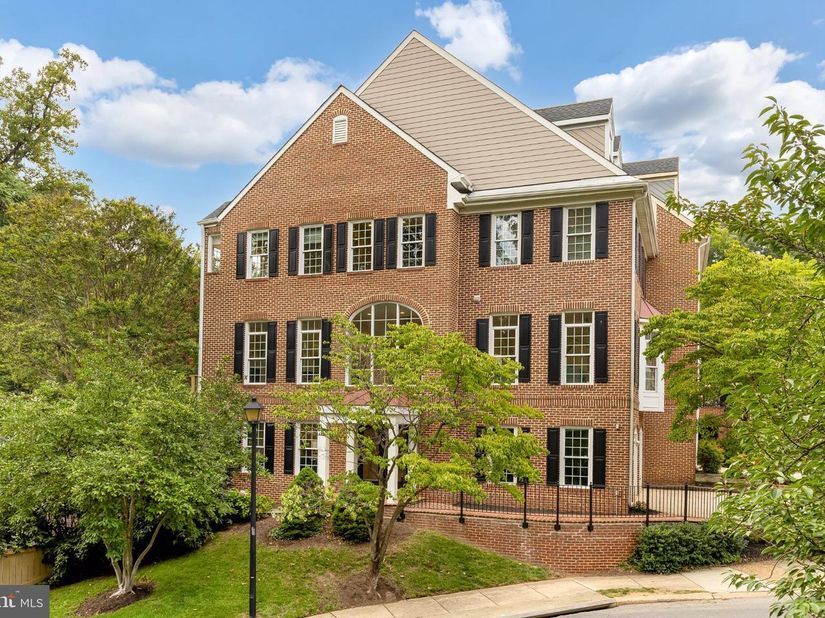 2116 21st Road N, Arlington VA 22201