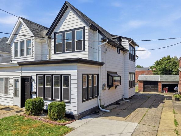 917 Oakmont Street, Philadelphia PA 19111