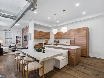 1111 Walnut Street