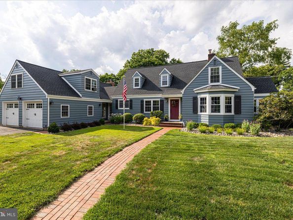6 E School Lane, Yardley PA 19067