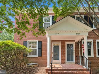 4239 32nd Road S