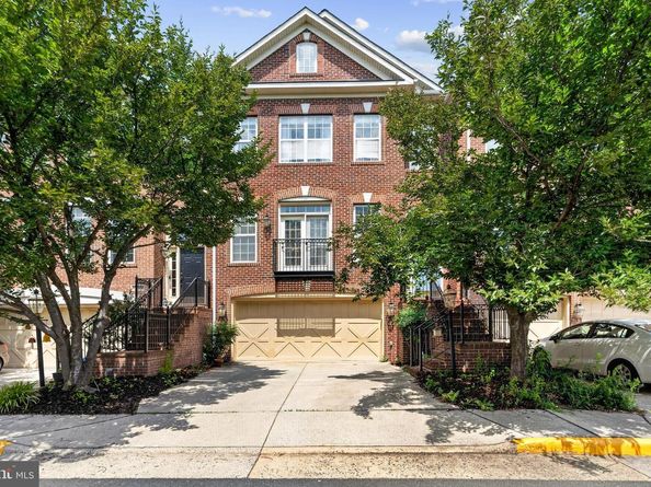 13042 Greg Roy Lane, Herndon VA 20171