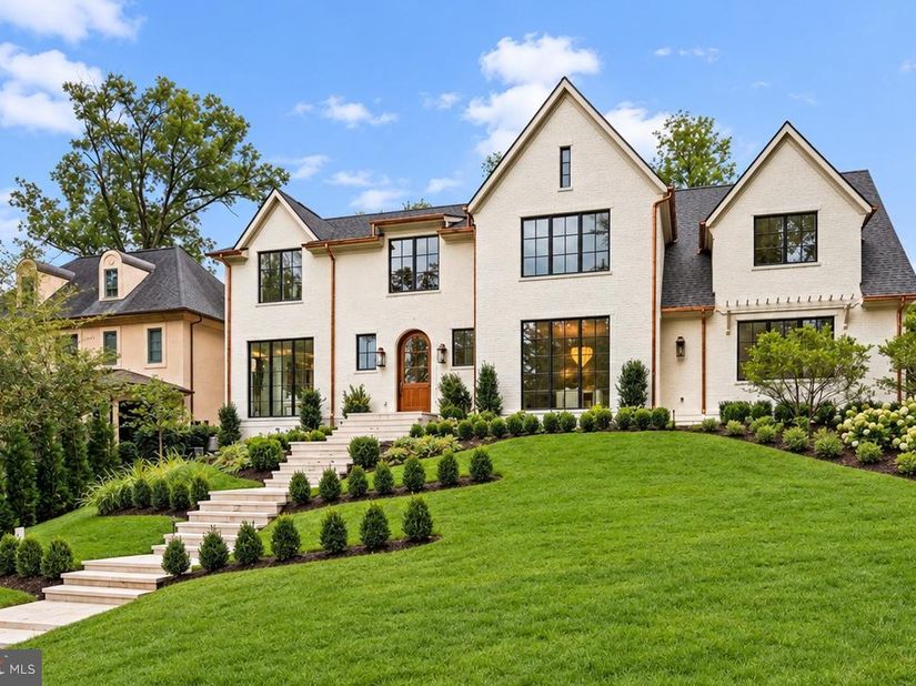 2934 Glover Drive NW, Washington DC 20016