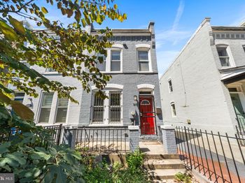 919 5TH Street SE