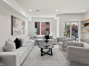 616 Brenna Walk