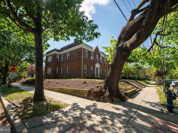 2241 40TH Place NW, Washington DC 20007