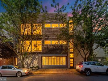 1116 N Bodine Street